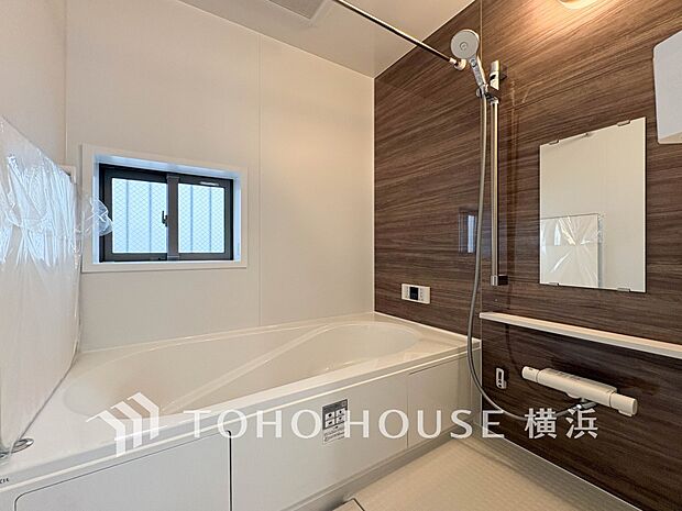 すっきりとした清潔感が感じられ、心身をリフレッシュできる寛ぎを深めてくれるスペースです。