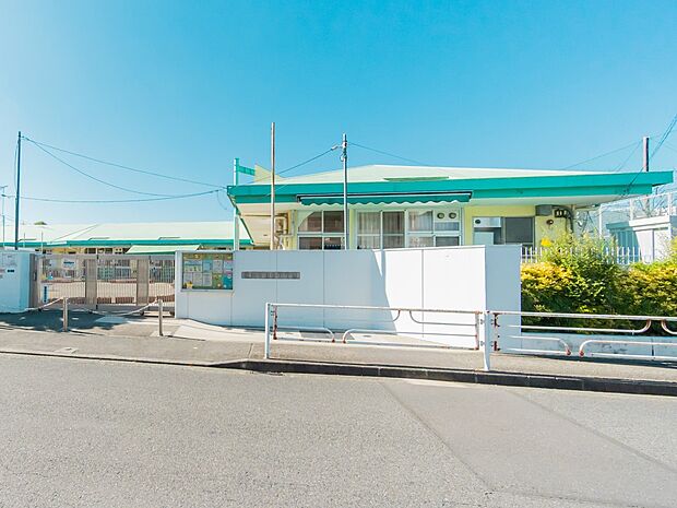 横浜市桂台保育園　450m　敷地は1811？と広く、園庭にはプールも設置されています。 