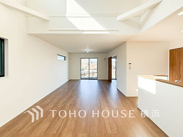 開放感あるリビングダイニング。ご家族とのんびりしたひと時を過ごせますね。