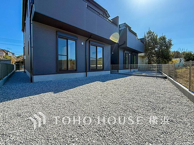 毎日の暮らしの中に癒しを与えてくれるお庭スペース。