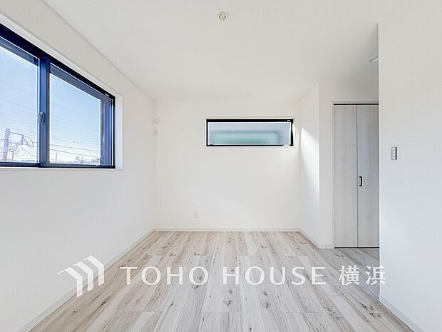 心地よい光と風があふれています。プライベートな自分時間を快適に過ごせるお部屋。