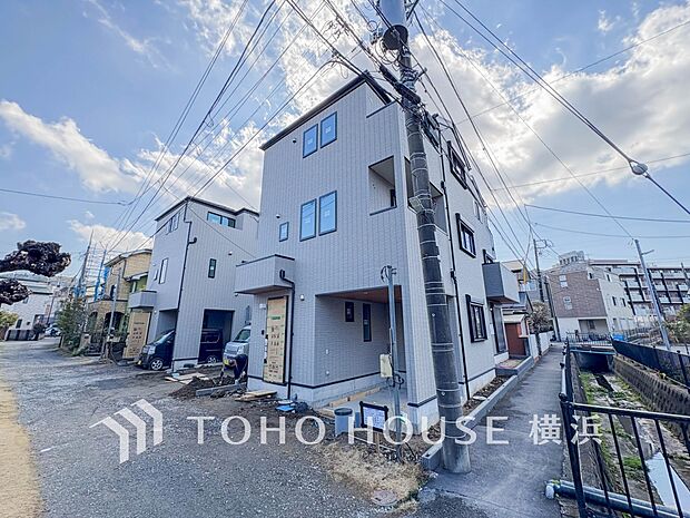 良質な環境に暮らす永住の邸がここに誕生します。(2026年2月撮影)