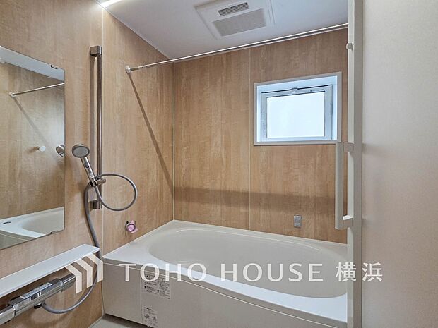 すっきりとした清潔感が感じられ、心身をリフレッシュできる寛ぎを深めてくれるスペースです。