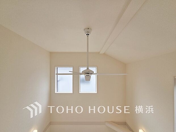 環境の良い場所にセンス良く暮らしたい、こだわりの室内には至福のシーンが繰り広げられます。