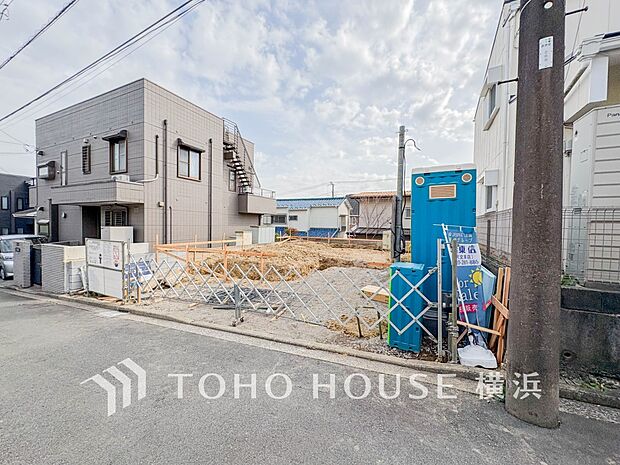 良質な環境に暮らす永住の邸がここに誕生します。（2026年2月撮影）