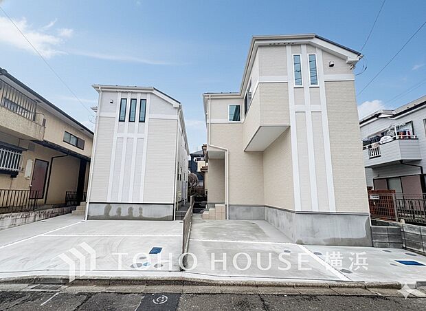 爽やかな青空の下に贅沢なほどに降り注ぐ陽光、豊かな居住性と、クオリティが見事に調和した住空間。