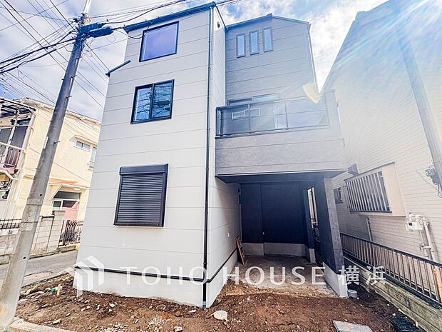 時代の流れに惑わされないシックなカラートーンで街並みに溶け込む外観。