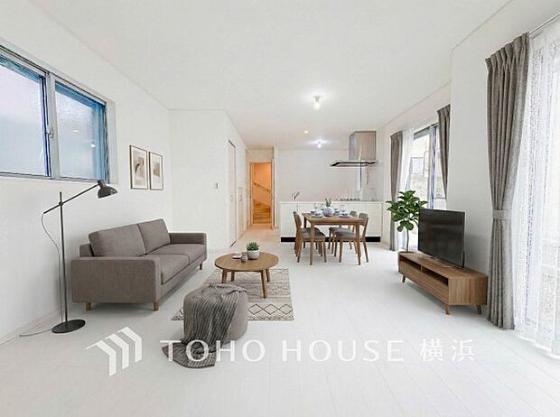 寛ぎとコミュニケーションを育む居心地のよい場所。(家具・装飾品はAI加工です)