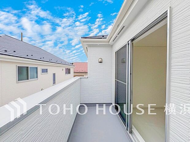 お部屋にも爽やかな風と暖かく柔らかな日差しが差し込み、毎日の暮らしを豊かに彩ります。