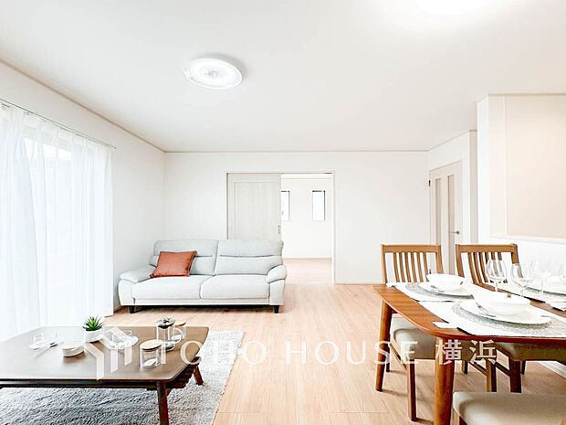 家族と過ごす時間を大切にしたい方にぴったりの明るくゆとりある住空間です。