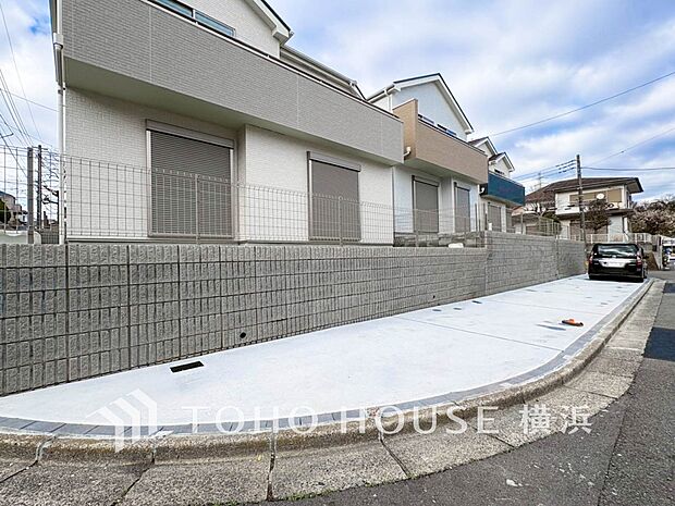 敷地内に駐車スペースがあると、日々の暮らしのをスムーズに運ぶ事が出来ます。