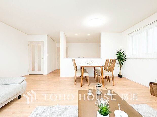 集いの場、憩いの場としての快適性を求めたやすらぎの空間です。