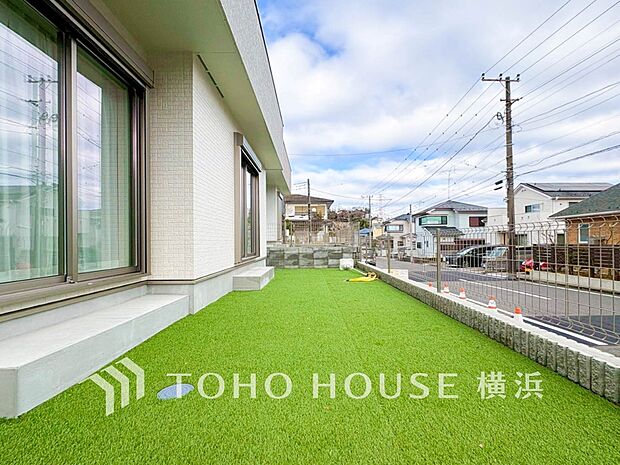 毎日の暮らしの中に癒しを与えてくれるお庭スペース。