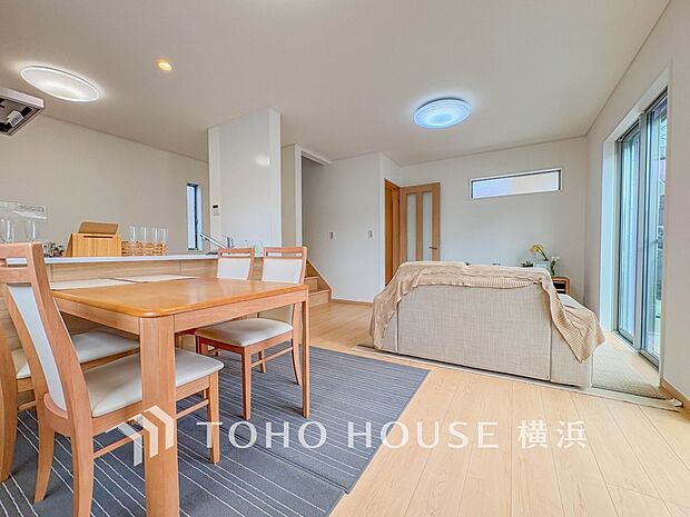 ここはみんなが集い、食事と楽しい会話が始まるスペース。