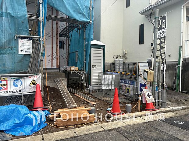 ゆったりとした駐車スペースを確保。豊かなカーライフをお楽しみください。（2026年2月撮影）