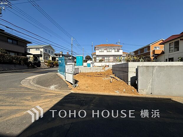 暖かな陽光と爽やかな風がハーモニーを奏でる上質な空間を愉しむ暮らし。(2026年2月撮影)