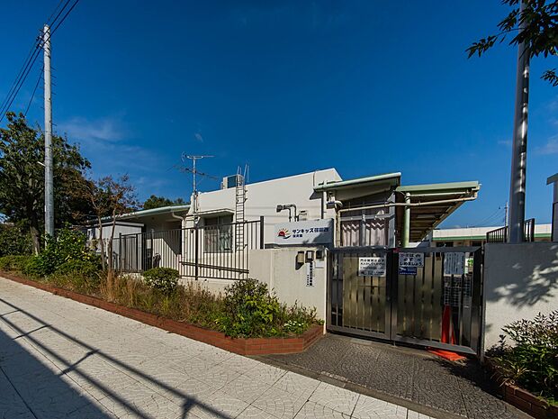 サン・キッズ荏田西保育園　350m　地域に密着した子育て支援や保育相談・保育サービスも行っています。 