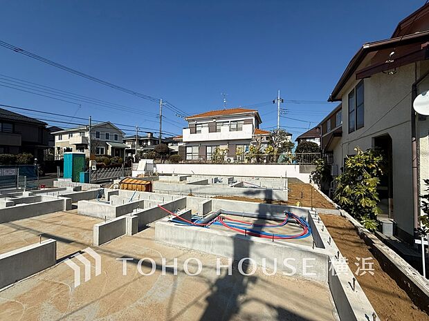 快適さや豊かさはもちろん、未来まで考えた家造りをテーマに建築されます。（2026年2月撮影）