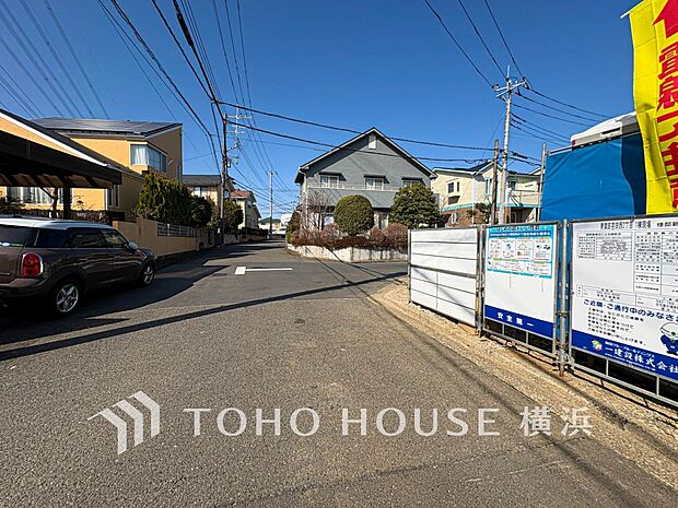 子育て環境、生活利便に優れた住環境に立地し、ゆとりある生活が送れます。(2026年3月撮影)