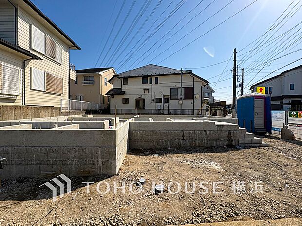 十分な広さのカースペースは、お車2台分の広さがあります。(2026年3月撮影)