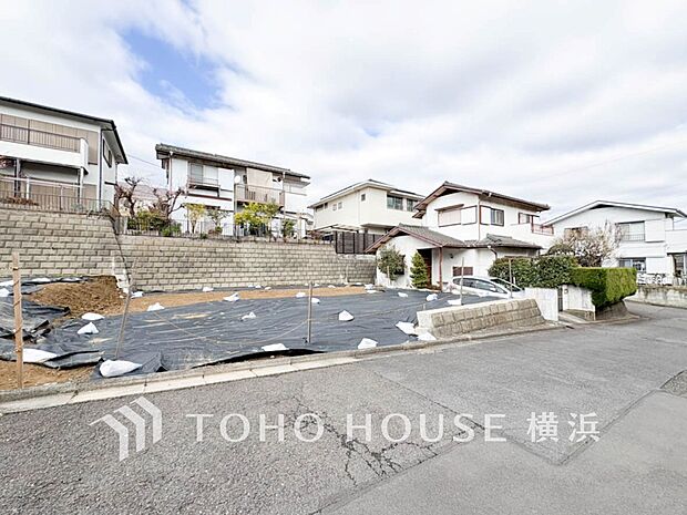 子育て環境、生活利便に優れた住環境に立地し、ゆとりある生活が送れます。(2026年2月撮影)