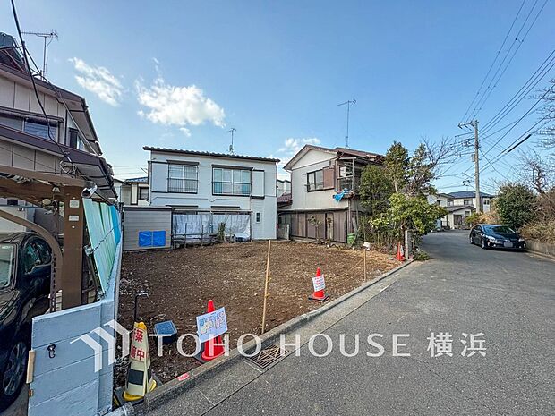 敷地内に駐車スペースがあると、日々の暮らしのをスムーズに運ぶ事が出来ます。(2026年2月撮影)