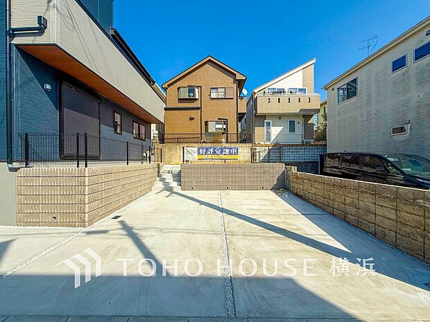 十分な広さのカースペースは、お車2台分の広さがあります。