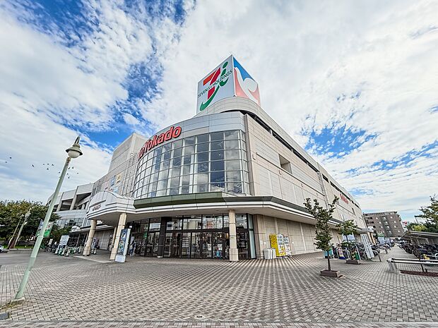 イトーヨーカドー立場店 900m 営業時間は 9:00-22:00。駐車料金2時間無料、1000円以上お買い上げでさらに1時間無料。