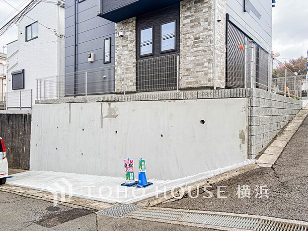 敷地内に駐車スペースがあると、日々の暮らしのをスムーズに運ぶ事が出来ます。