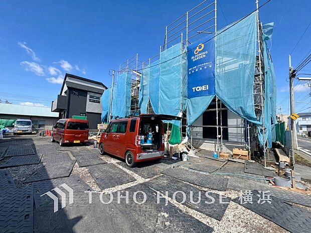 敷地内に駐車スペースがあると、日々の暮らしのをスムーズに運ぶ事が出来ます。(2026年3月撮影)