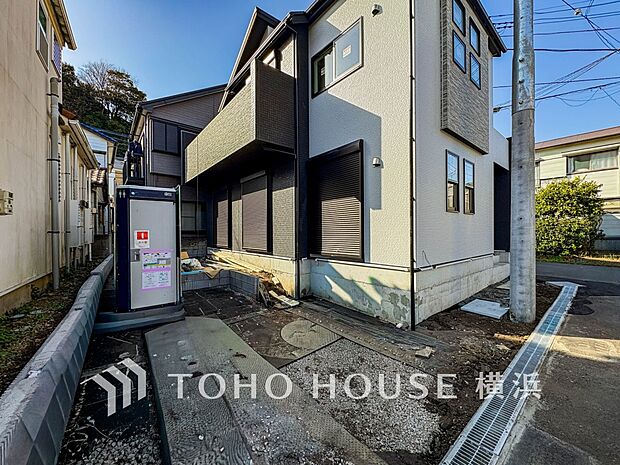 敷地内に駐車スペースがあると、日々の暮らしのをスムーズに運ぶ事が出来ます。(2026年3月撮影)