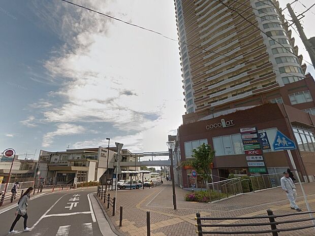 鶴ヶ峰駅 (相鉄線) 1500m 駅直結の商業施設『ココロット』や、厚木街道方面に広がる風情ある商店街など、お買い物施設も充実。