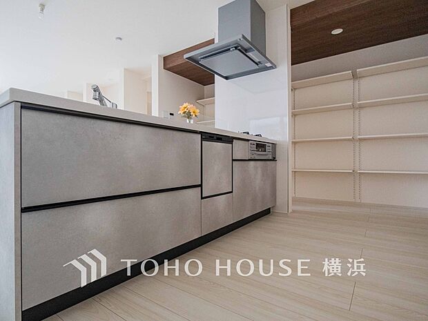 快適な日常を支える機能性と強さがひとつになったキッチンです。