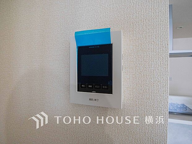 誰が来てもわかる様にモニター付きインターホンを設置。快適と安らぎを合わせた優しい設計。 