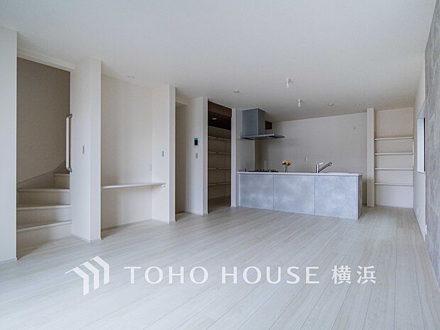 集いの場、憩いの場としての快適性を求めたやすらぎの空間です。