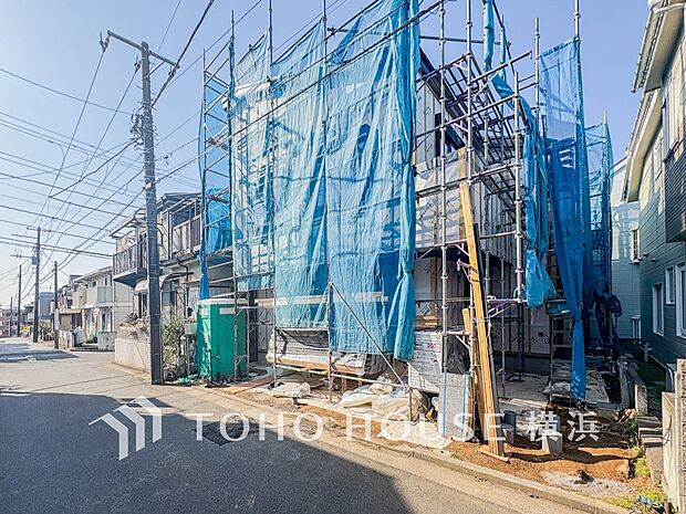 お住まいの顔となる玄関。住まう方のプライドを満たすクオリティを備えています。(2026年3月撮影)