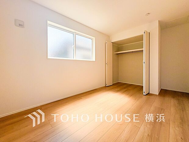 心地よい光と風があふれています。プライベートな自分時間を快適に過ごせるお部屋。