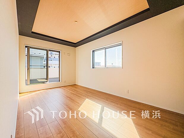 通風・採光にも優れ、心地よい光と風があふれています。プライベートな自分時間を快適に過ごせるお部屋。