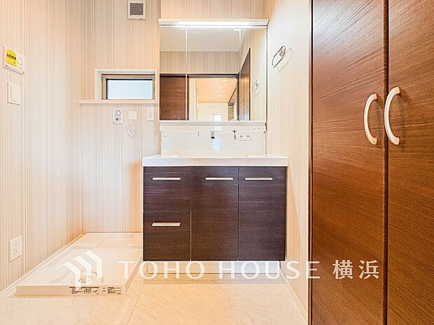 ご家族の1日が始まり、1日の終わりを締めくくる洗面空間。