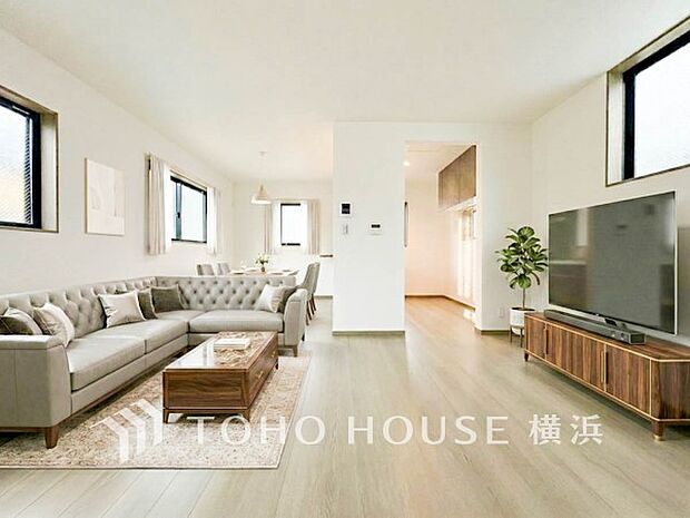 寛ぎとコミュニケーションを育む居心地のよい場所。(家具・装飾品はAI加工です)