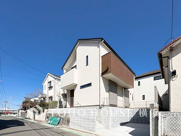 表現された空間は豊かな光と風を纏い、暮らしの時間を豊かにしてくれます。