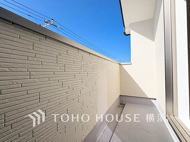 お部屋にも爽やかな風と暖かく柔らかな日差しが差し込み、毎日の暮らしを豊かに彩ります。