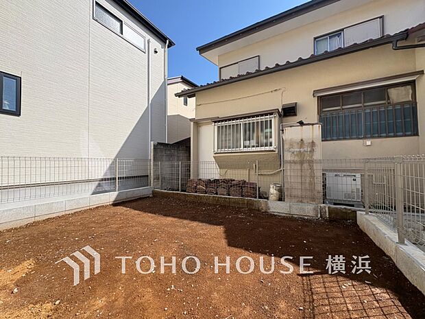 たっぷり降り注ぐ日差しの下バーベキューを楽しんだり、大切な家族やペットと楽しい休日を。