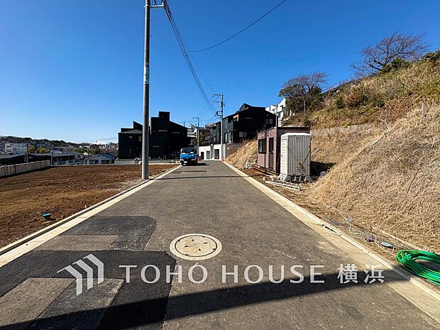 子育て環境、生活利便に優れた住環境に立地し、ゆとりある生活が送れます。（2026年3月撮影）