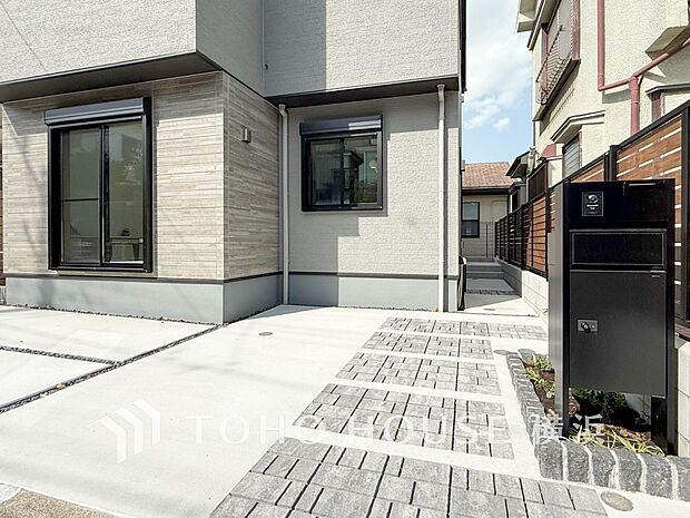 お住まいの顔となる玄関。住まう方のプライドを満たすクオリティを備えています。