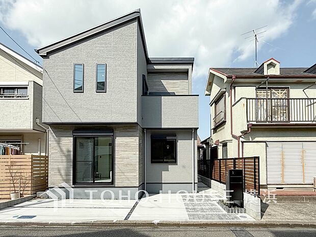 十分な広さのカースペースは、お車2台分の広さがあります。