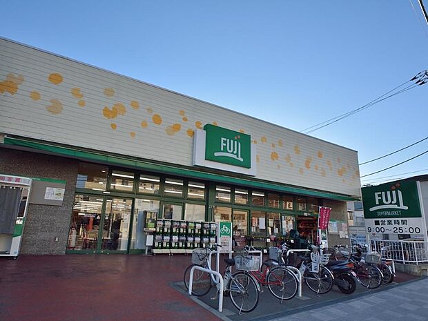 Fuji天神橋店 750m 生鮮食品やお惣菜などの食料品、生活必需品が揃っています。無料でご利用頂けるお買物バスを運行。
