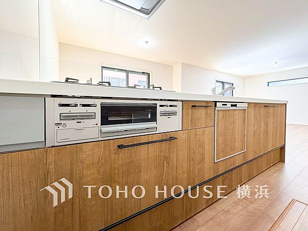 機能性とデザイン性を兼ね備えたシステムキッチン。