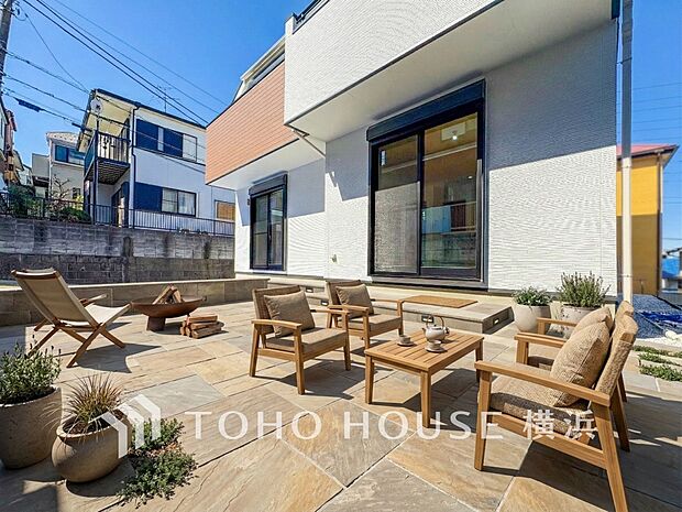 何気ない日常に彩りを加え、家族の笑顔が増えるお庭のある暮らし。（装飾品はAI加工です）