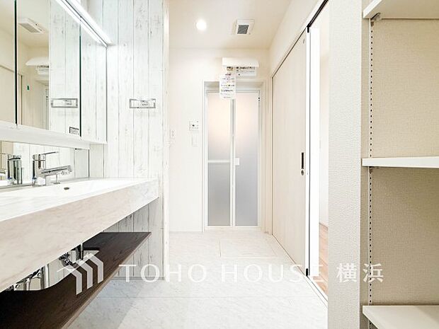 一日の始まりと終わりを心地よく演出してくれる、多彩な機能が備えられたパウダールーム。